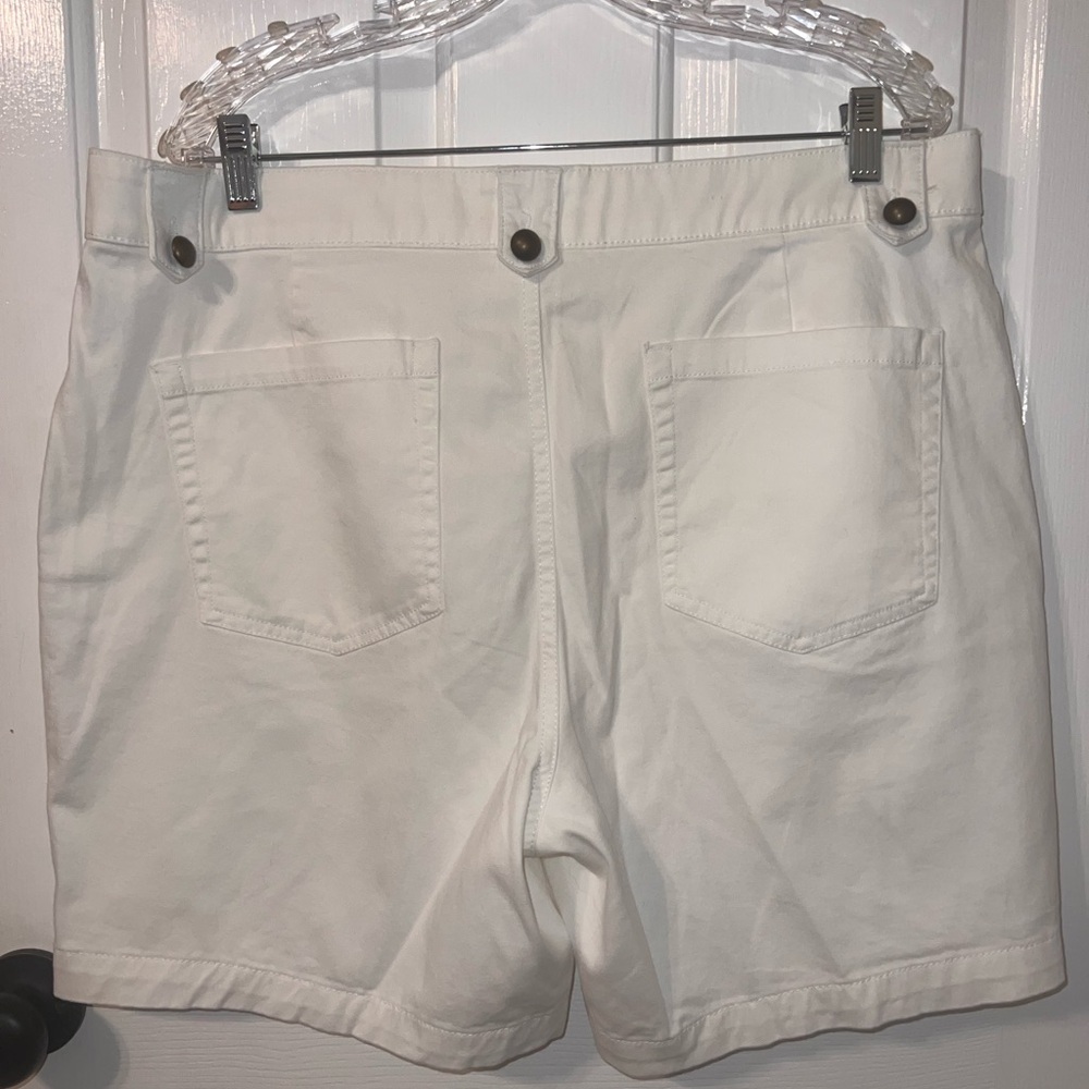 St. John's Bay White Button-Accent Shorts - Picture 2 of 4